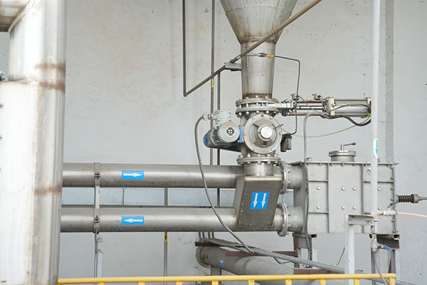 Serbatoi di stoccaggio delle materie prime